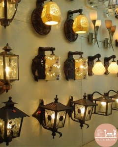 trang trí tường sân trước